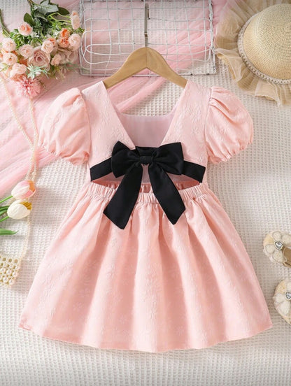 Vestido con lazo desmontable
